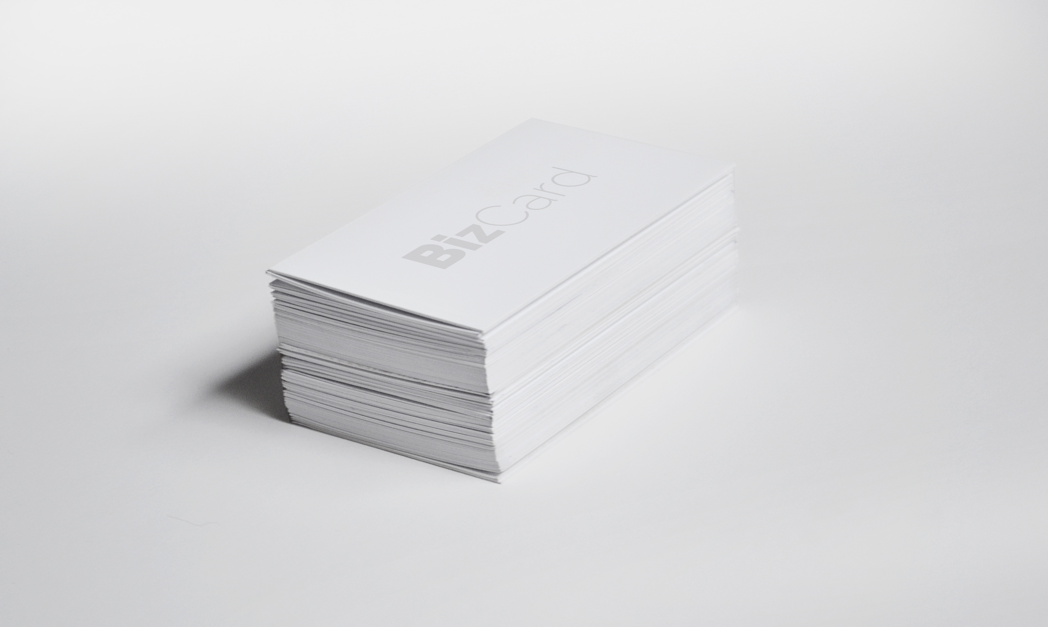 07_Photorealistic Business Card Mockup.jpg