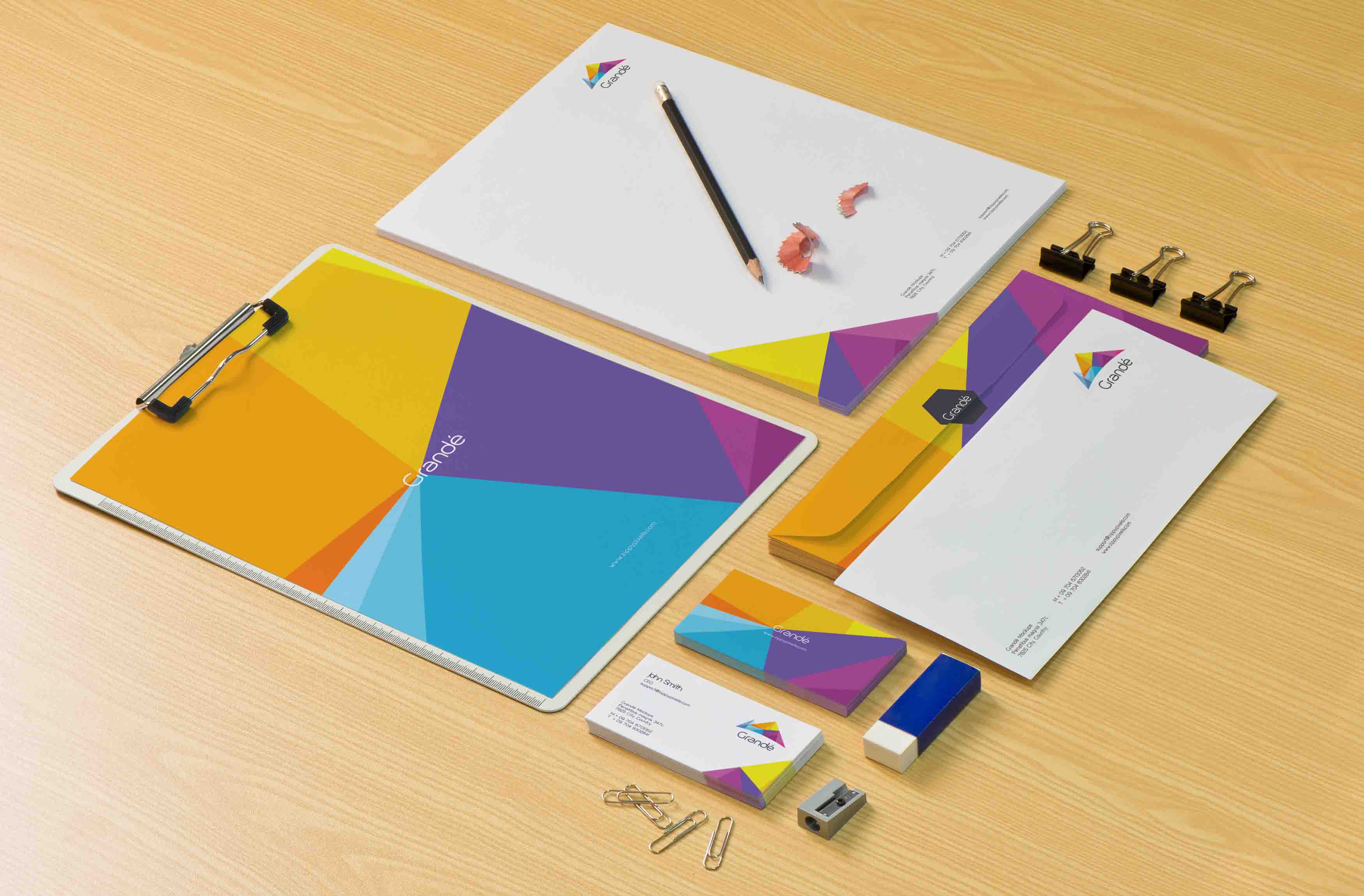 stationary-mockup-2352 .jpg